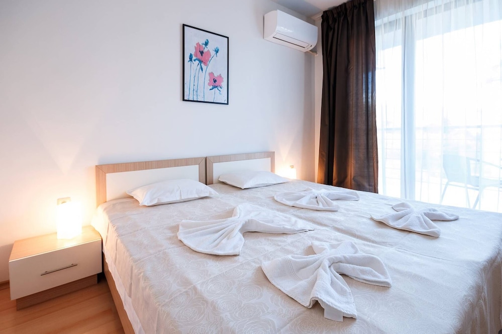 Seaside 1 BR Apartment With Balcony, up to 4 Pax view 3