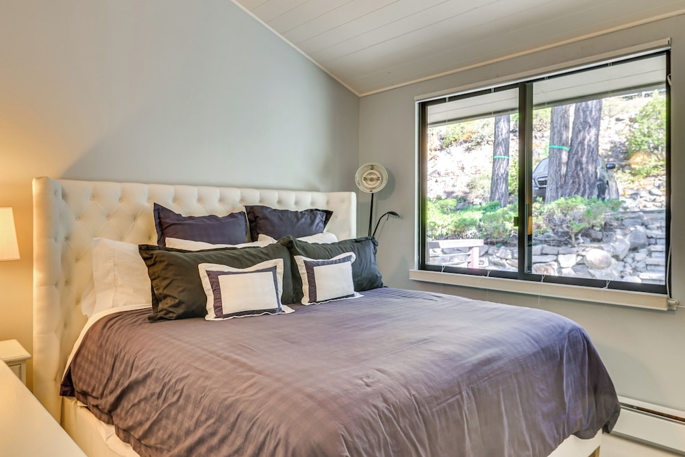 Lake Tahoe Gem w/ Furnished Deck & Water Views!