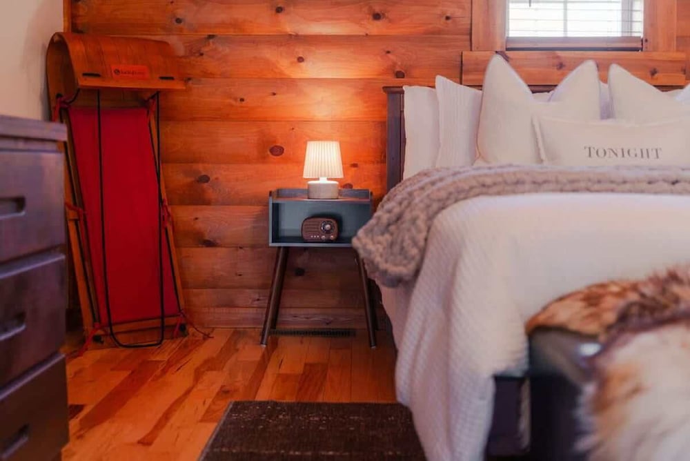 Cozy Cabin With Hot Tub - Near all in Hocking Hills