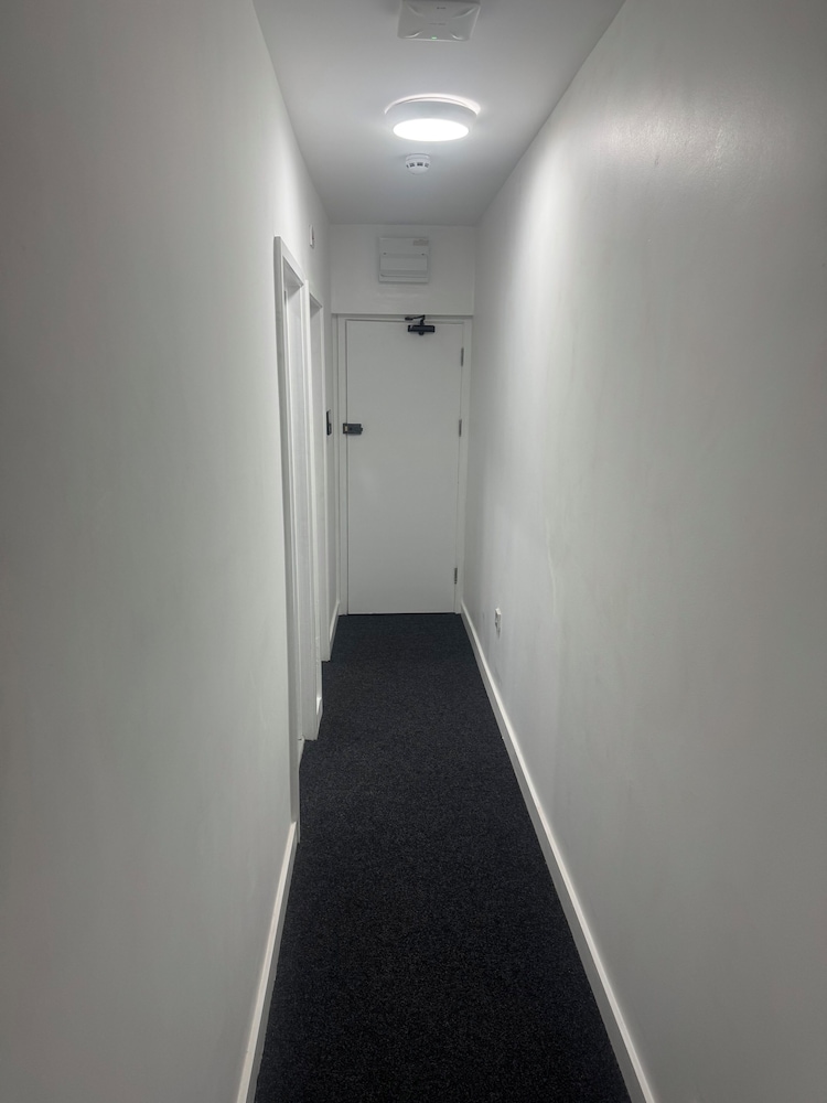 Luton Excellent 1 bed Apartment With Living Room