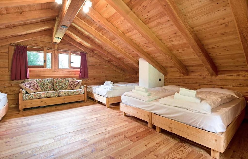 Chalet Luxury Les Forges view 2