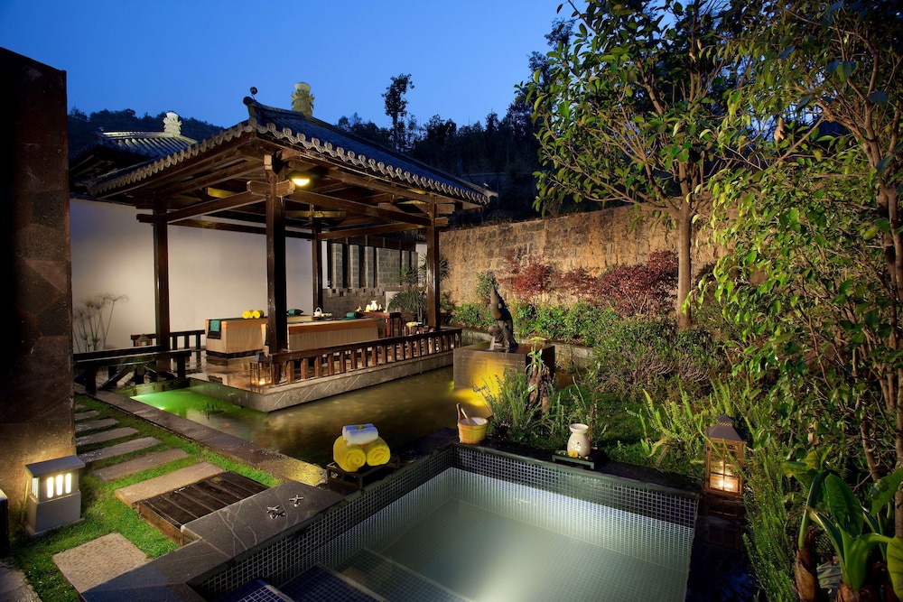 Banyan Tree Tengchong