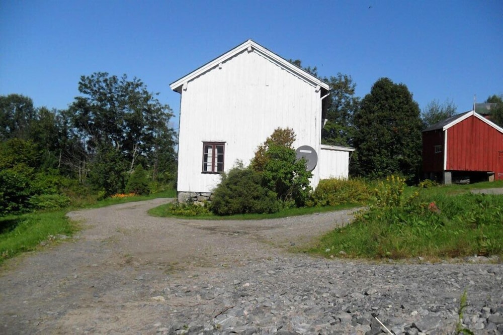 Innante Gamle Våningshus Cabin – Torvikbukt