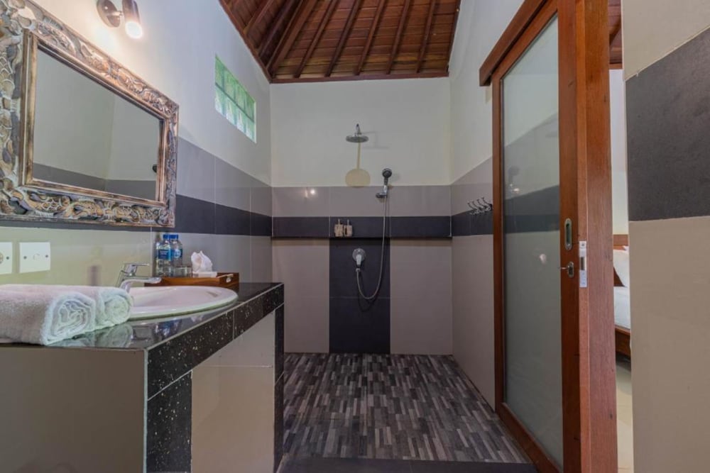 Sari Bamboo Bungalows