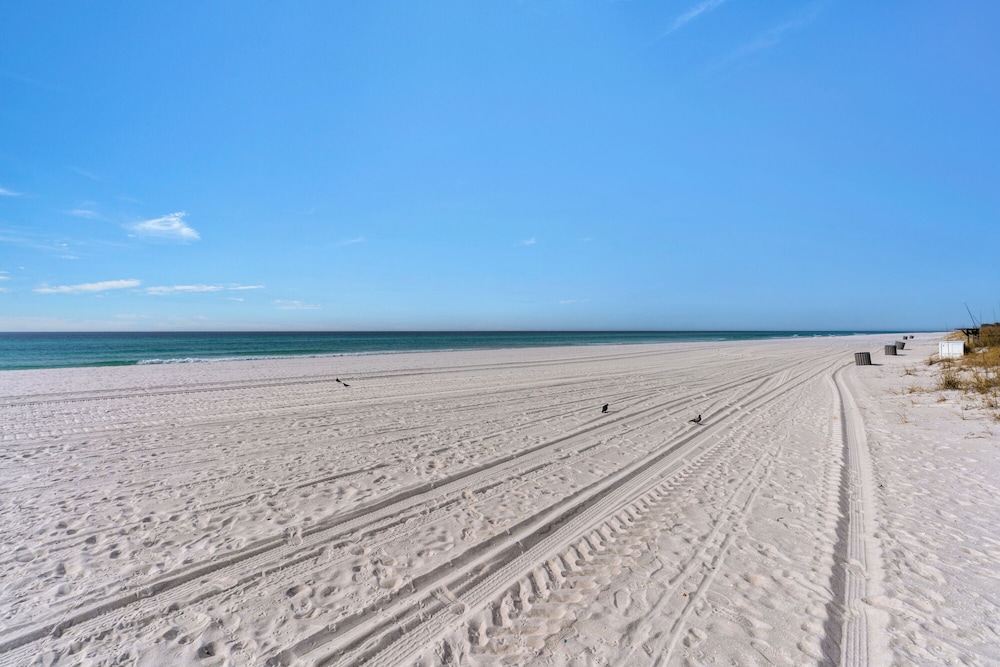 Sand Castles West A4: Steps to Beach, Pools, Private Balcony & More!