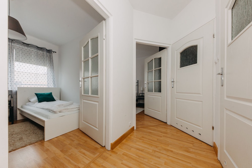 ShortStayPoland Krochmalna - B39 view 4