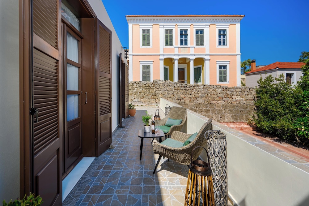 Alegrand Suites