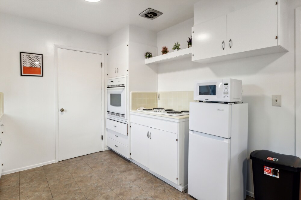 Charming Vintage Retreat In The Heart Of San Jose 3 Bedroom Home