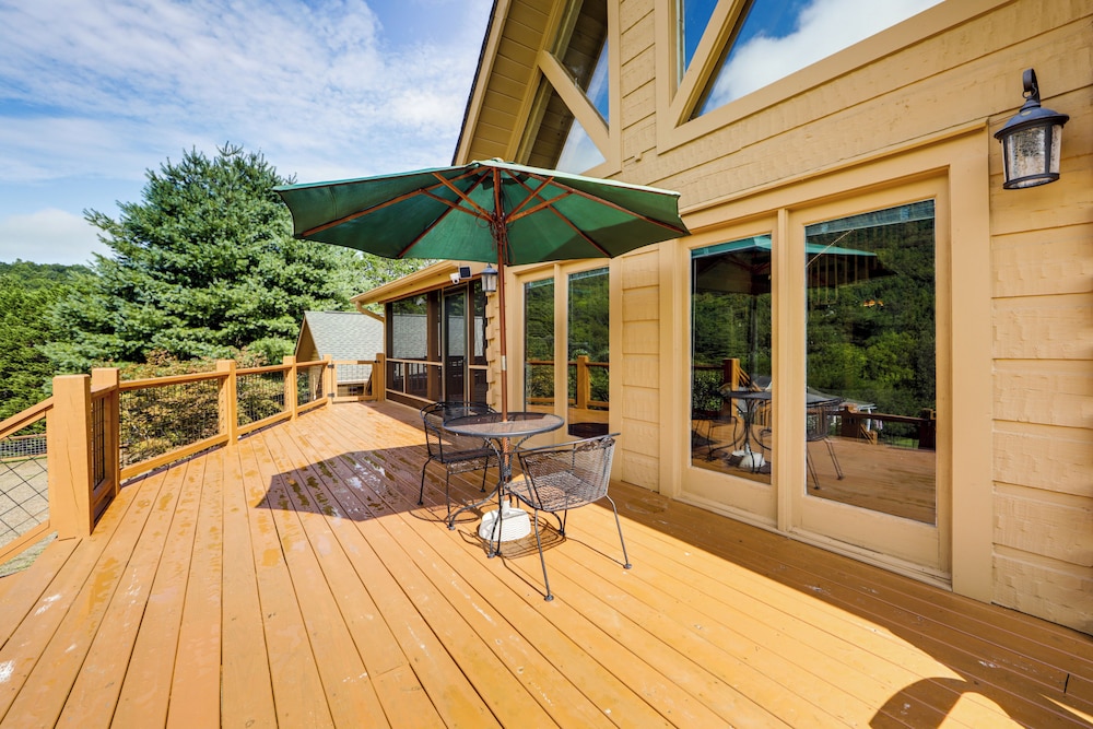 Panoramic Mountain Views & Decks: Franklin Cabin!