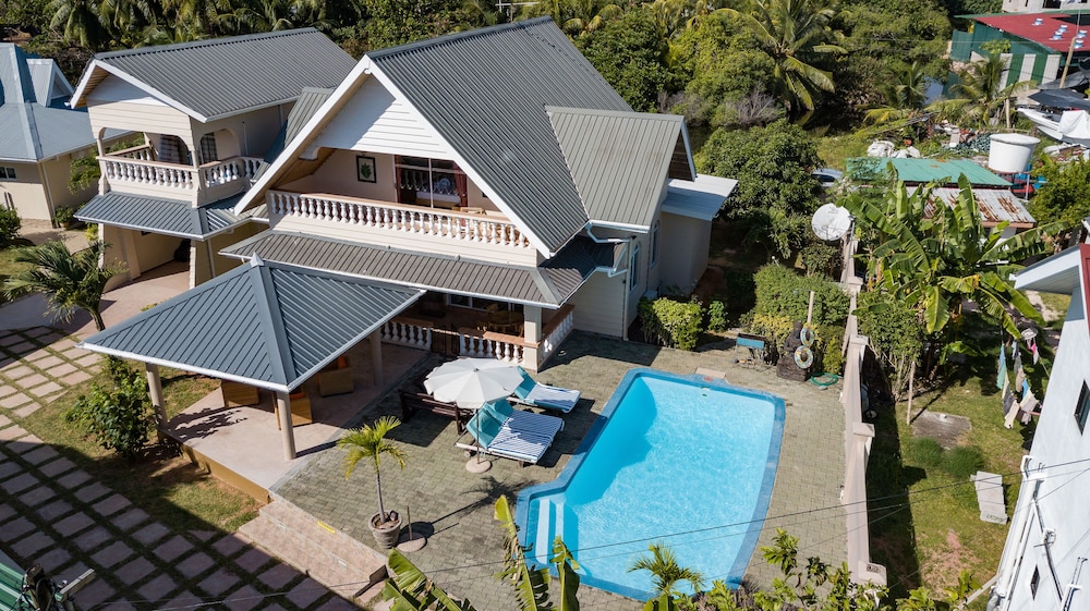 Villa Aya