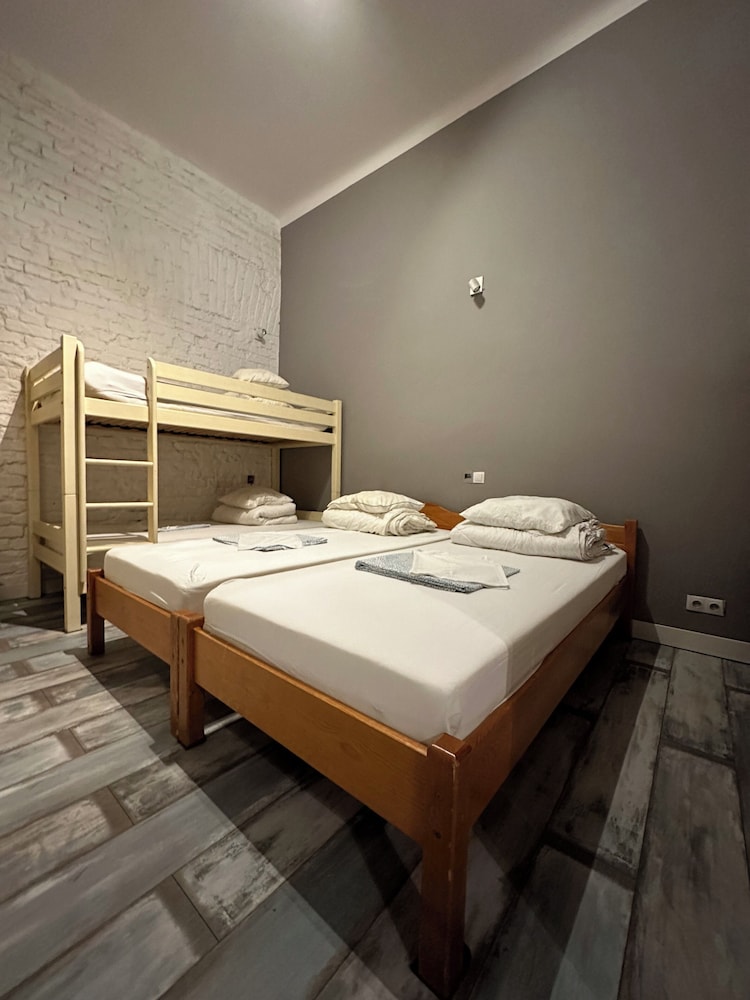Hostel Chmielna 5 Rooms & Apartments