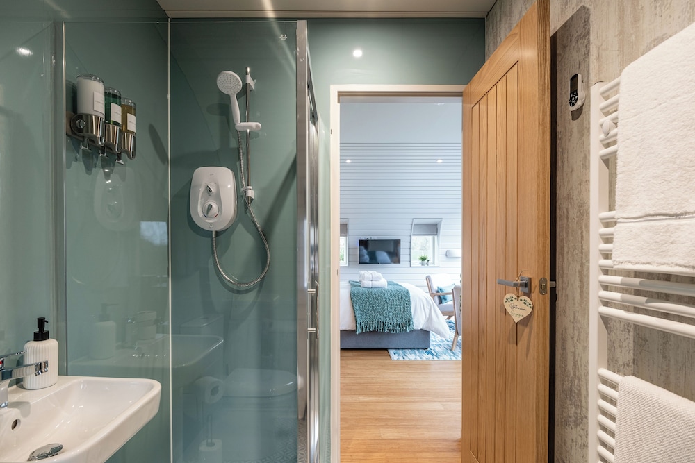 Sustainable Pod on Old Chalford Farm