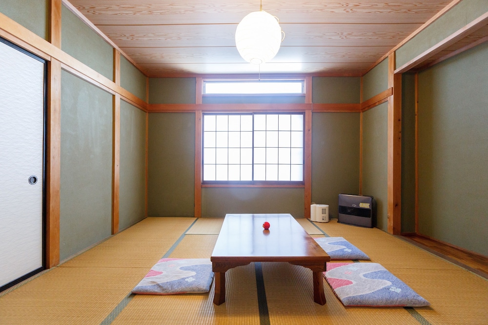 Guesthouse Asobi Factory - Hostel