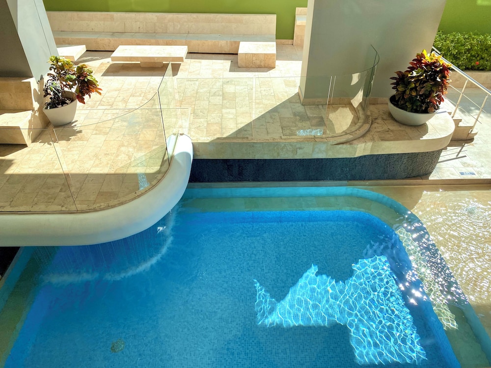 by Calamari Homes - Edificio Murano Elite
