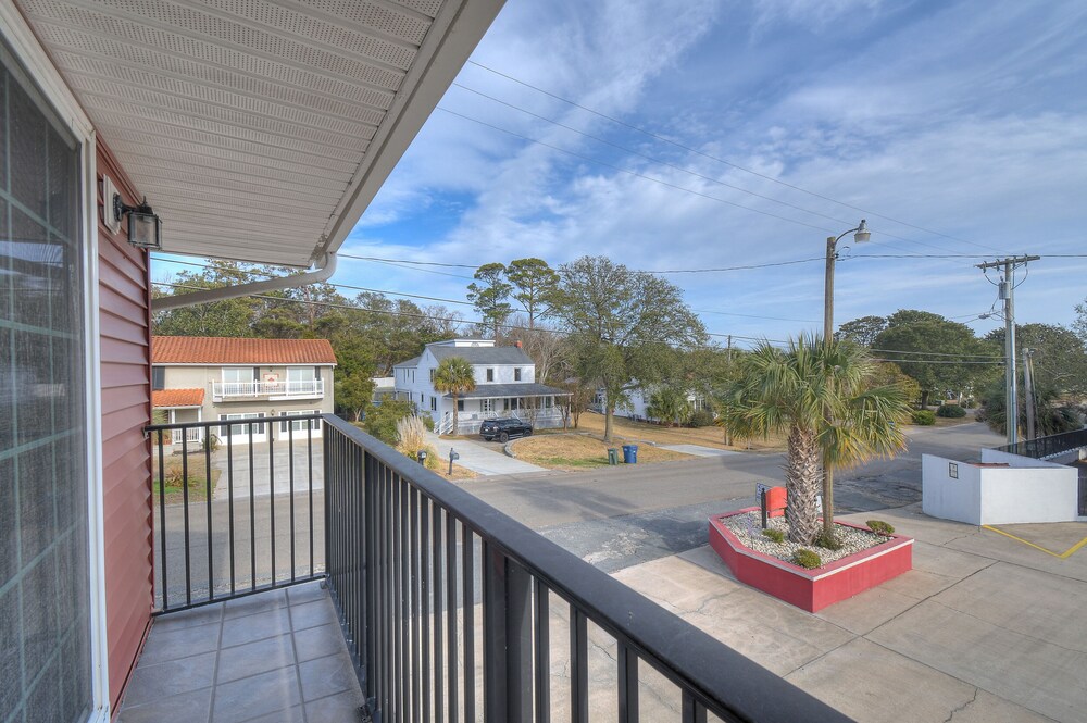 Cardinal Townhomes by Elliott Realty view 3