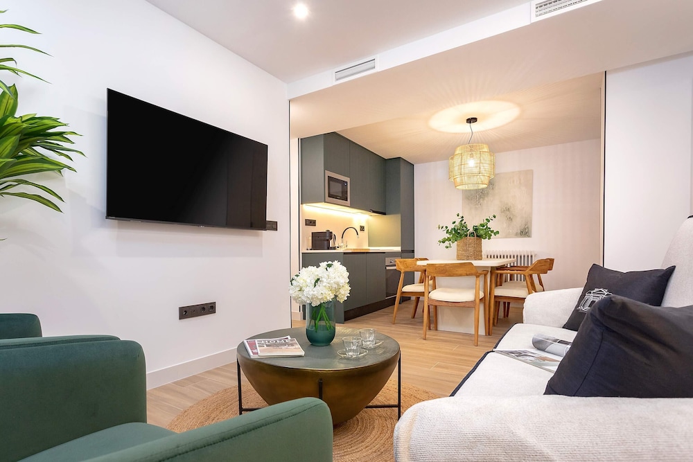Exclusive Apartment in Granada Center. Alhondiga II