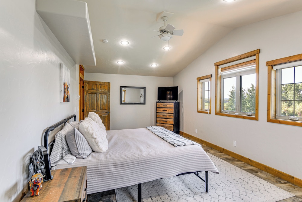 Spacious Afton Home: Patio, Grill & Mountain Views