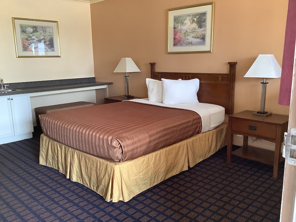 Dodge City Vacations - Silver Spur Vintage Inn  Suites - Property Image 47