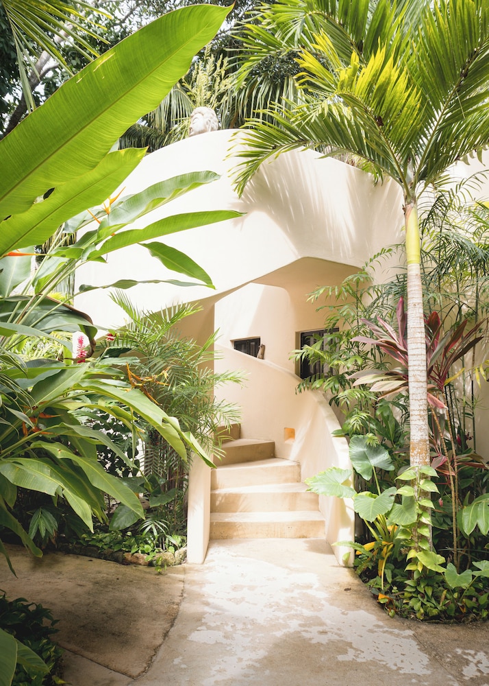 Padma Ha Retreats
