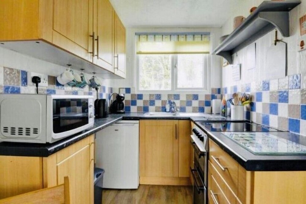 Comfy House, Sleeps 4, in Bude Cornwall, England view 4