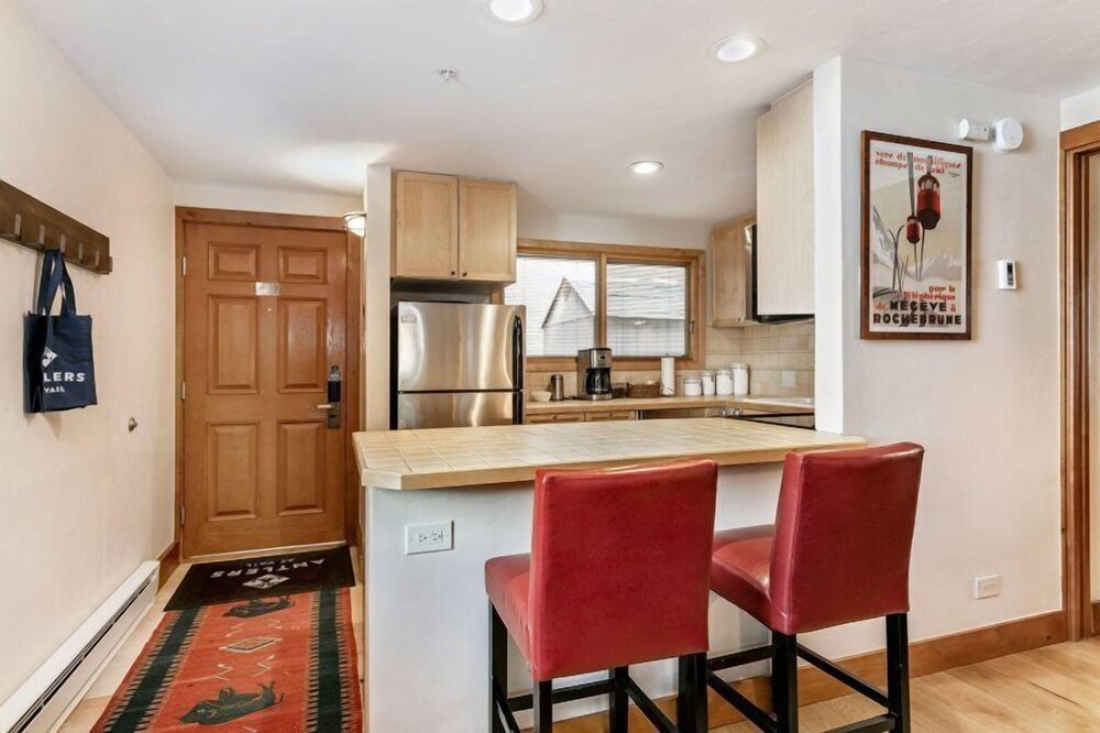 1 Bedroom Condo