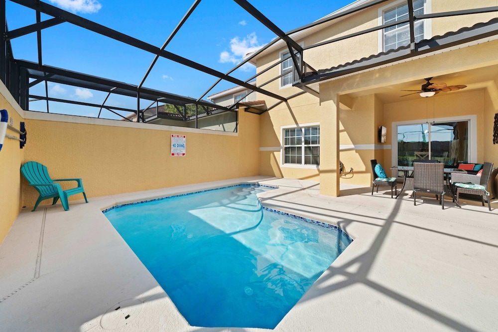 Welcome to Your Luxury Moana Villa
