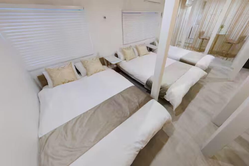 Kuromon Central Self Inn202