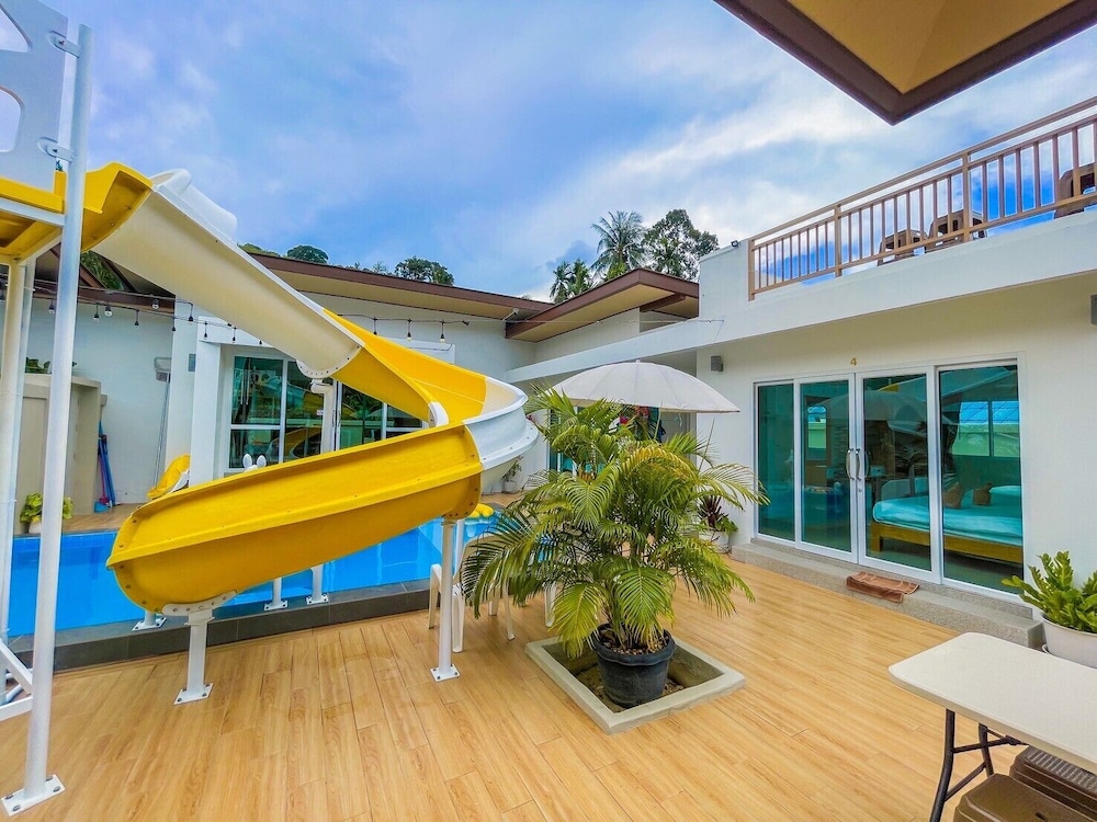 Le poulet poolvilla khanom