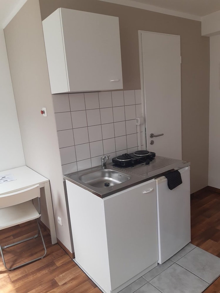 2-Rent Group Hostel Apartments SEN14