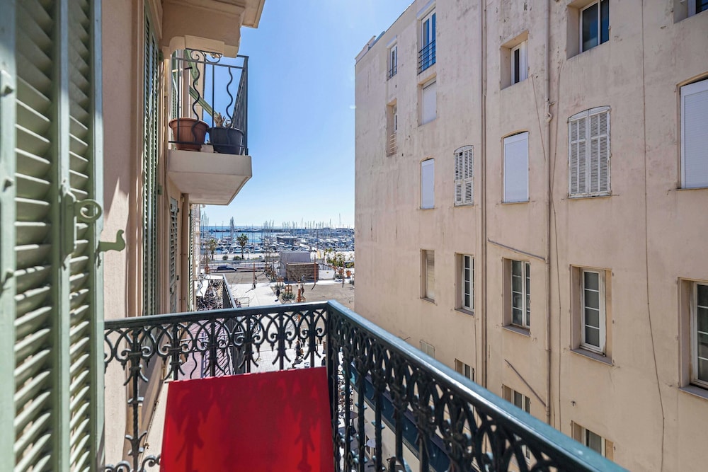 Hotel Avaton - Deluxe Balcony Bedroom - Cannes Palais