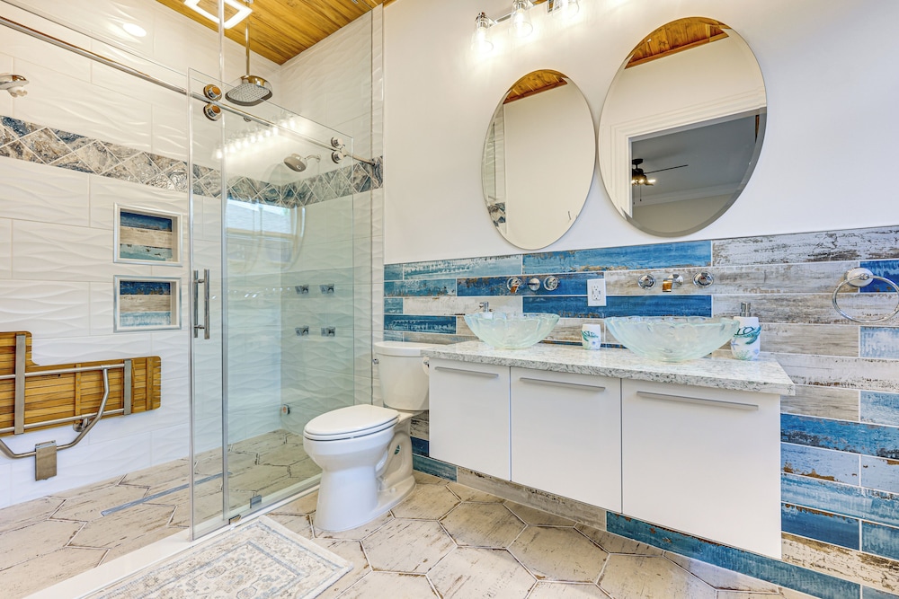 'the Blue Oasis' Jax Beach Gem w/ Coastal Charm!