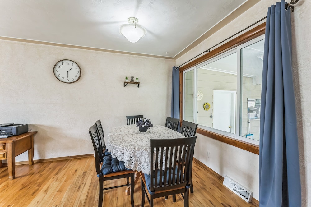 Cozy Loveland Ranch Perfect For Relaxation 3 Bedroom Home