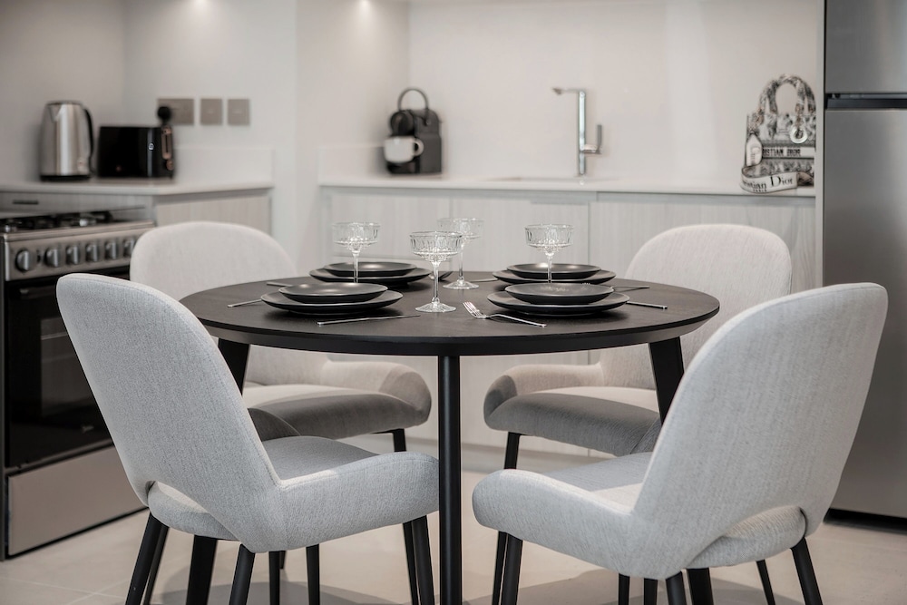Luxury 1BR at Vida Residences