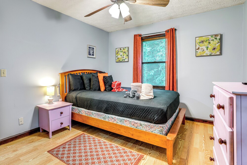 Group Getaway: Spacious Home in Stone Mountain!