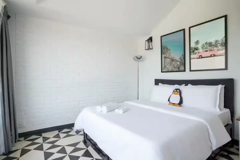 The Coastal Nest - 2BHK by Da Alohas