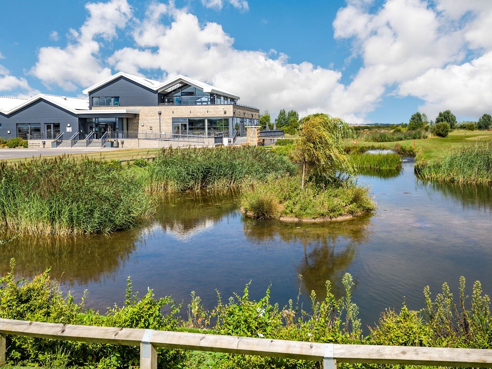 Number 8 Lakes View