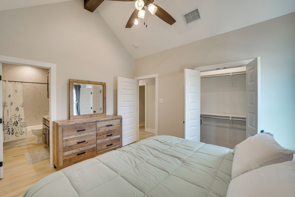 Brand-new Home 2 Mi to Shannon Med Center!
