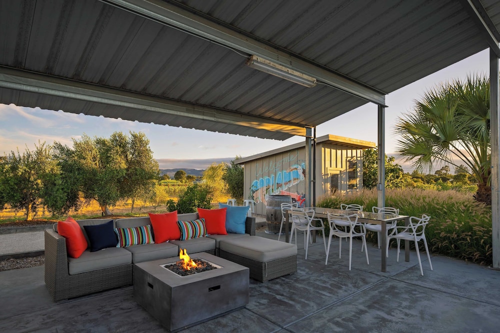Coplan Vineyards by Avantstay 10-acre Estate w/ Pool, Spa, Bocce & Designer Interiors