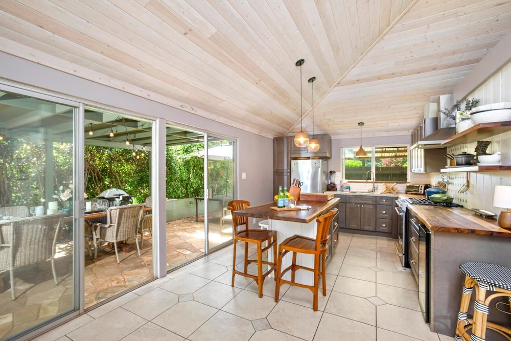 KBM Resorts Free CAR International Colony Club 2-bedroom Cottage, True Essence of Hawaii! Icc-11