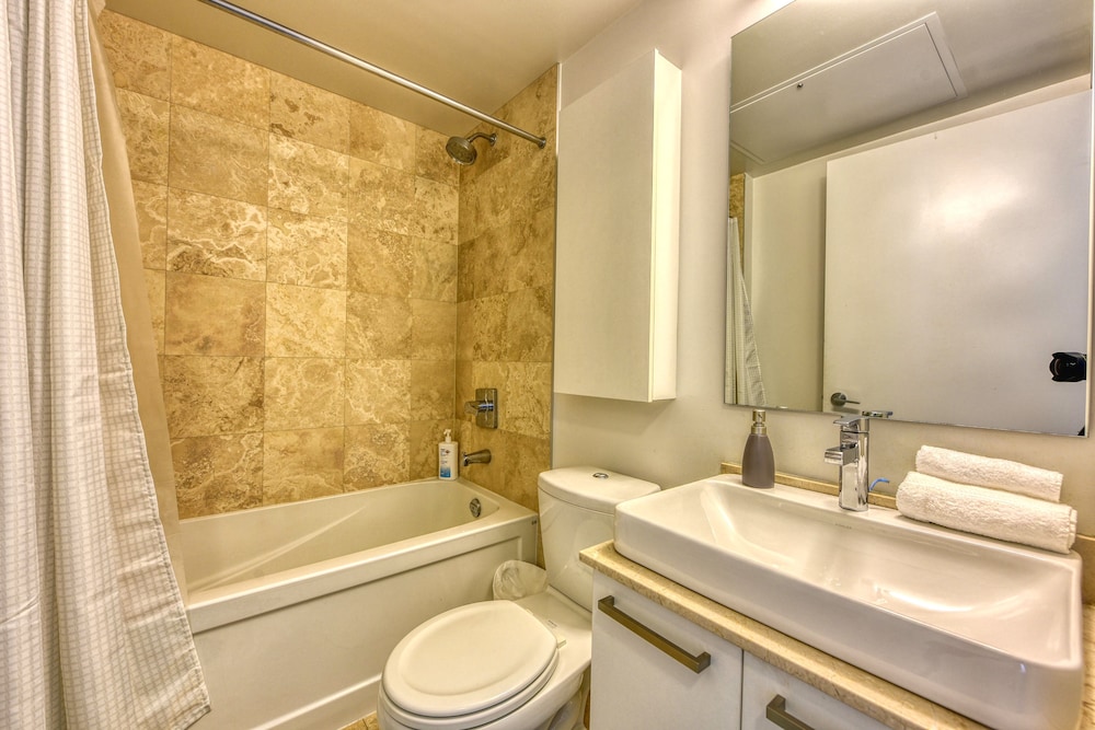 Sarkar Suites - Entertainment District