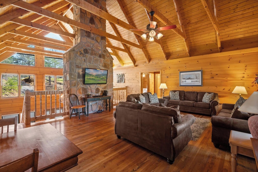 Country Pines Lodge