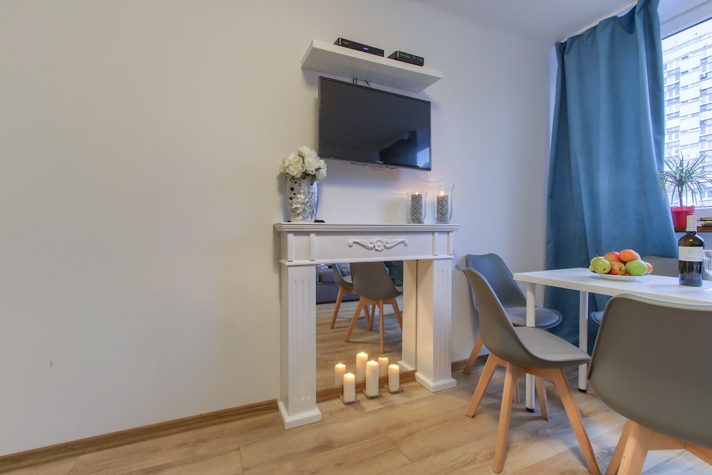 UNIT Warszawa Centrum Room by Metro Rondo ONZ