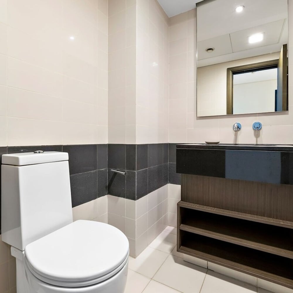 Silkhaus High Floor in Downtown Fully Furnished