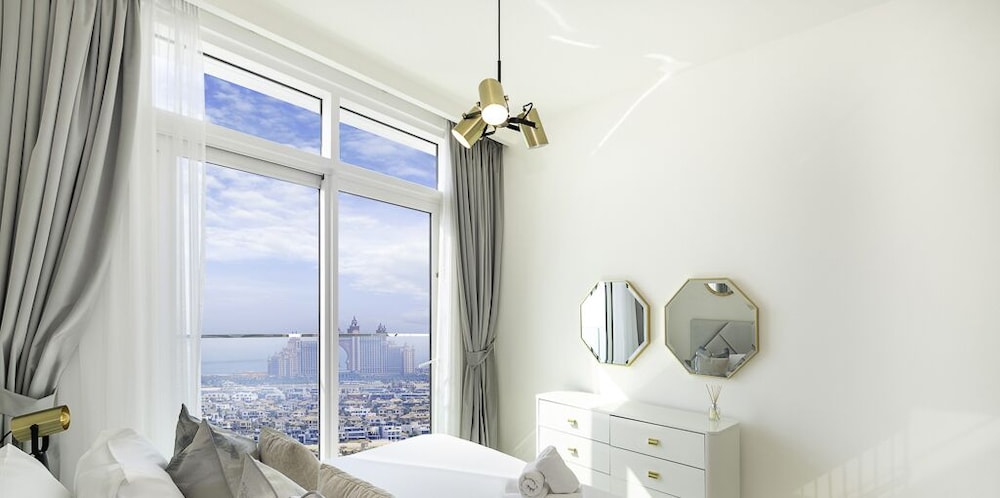 LUX The Atlantis Palm View Suite