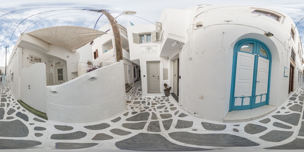 Hotel Mariet Naxos Elegant Suites - Image 1