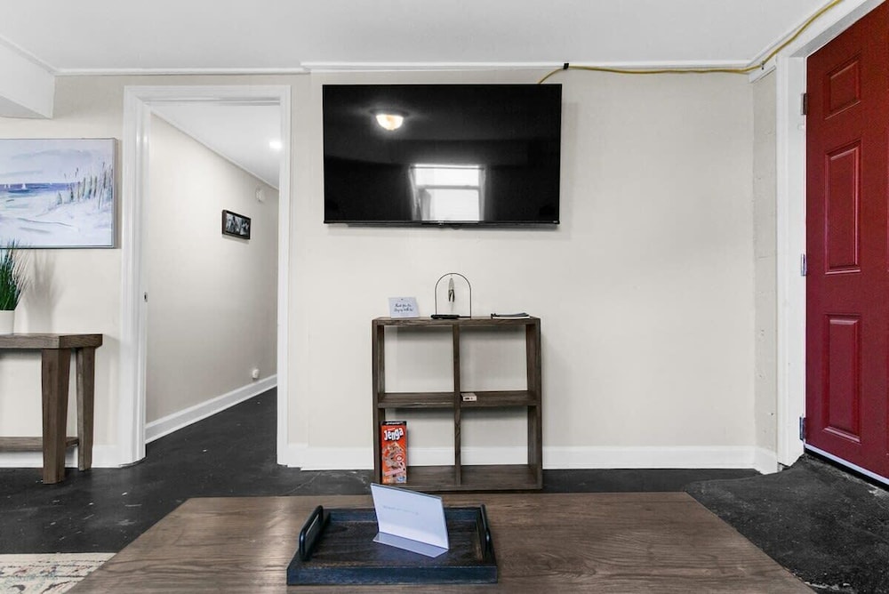 Dugan Ave Unit B