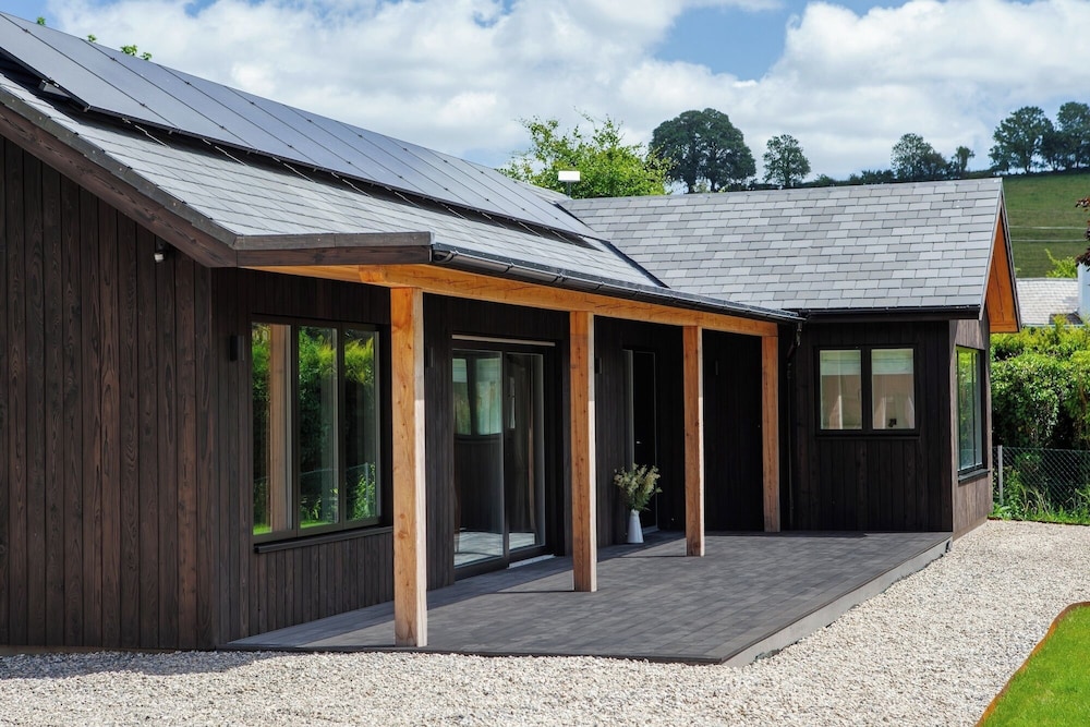 2-bed Eco Friendly Home - Sleeps 4 - Parking