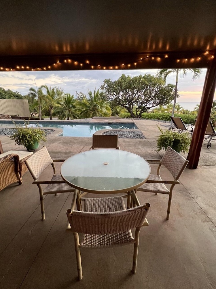 Kohala Estate Home 3 Bedroom Estate by RedAwning