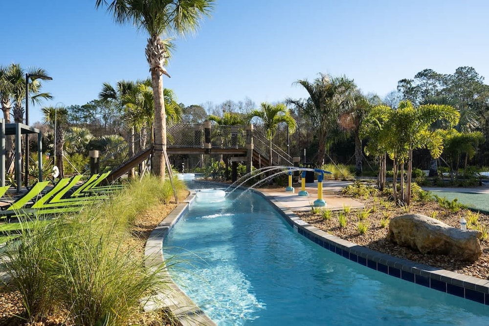 Private Pool and BBQ at Storey Lake 5BR