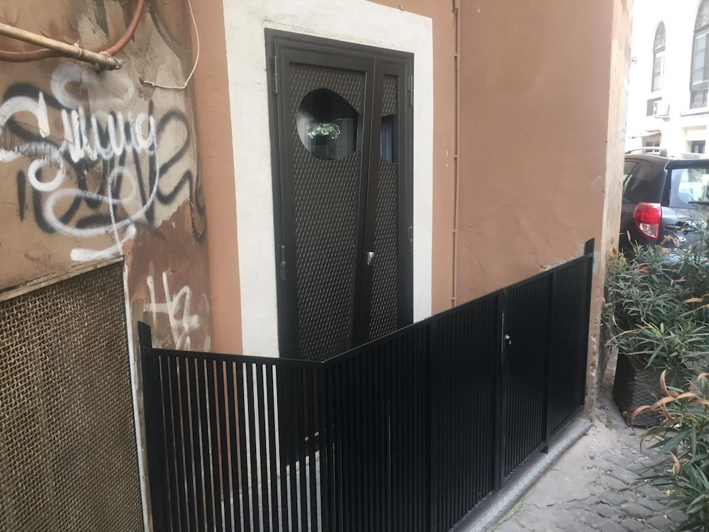 The Essential - Trastevere Design Studio